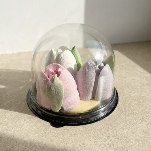 Бонбоньерка с зефирными тюльпанами — сладкий комплимент гостям