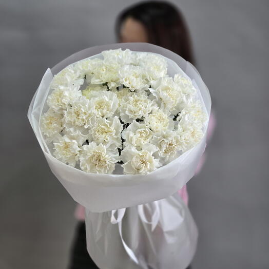 Букет из 25 гвоздик белого цвета, размер S, от "Di_Flowerslab"