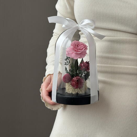 Роза в колбе стабилизированная в подарок любимой
