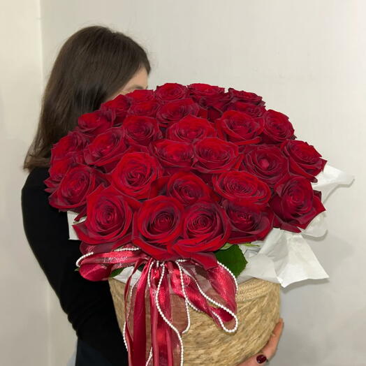 розы в корзине 🌹