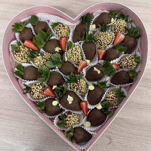 Клубника в шоколаде сердце L30