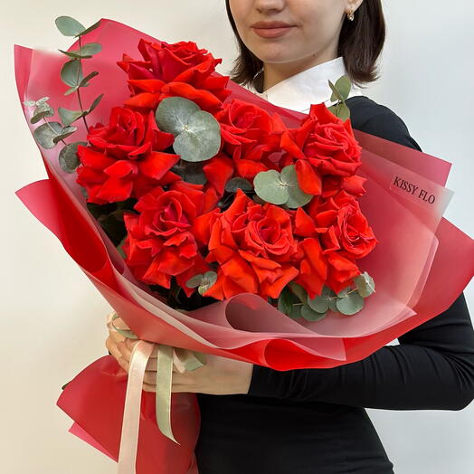 Букет французских роз с эвкалиптом, 7шт
