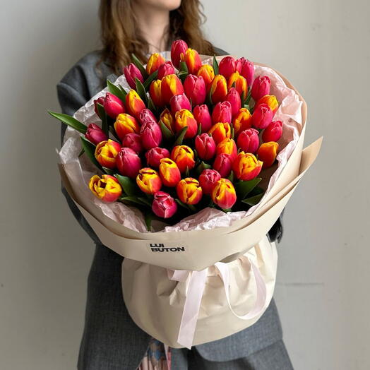 Букет "51 ярких тюльпанов микс"
