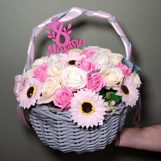 Композиция из мыльных цветов