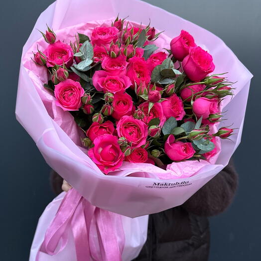Яркий букет кустовых роз 💕
