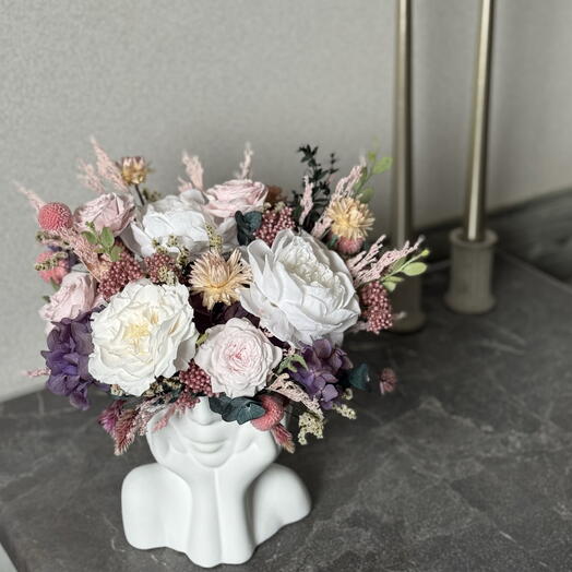 Композиция из стабилизированных цветов КОКЕТКА БЕЛАЯ