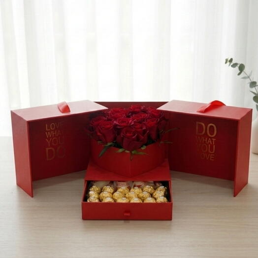 Red Roses and red box️🌹🍬