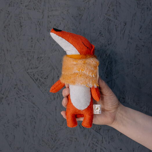 Игрушка ручной работы Лиса