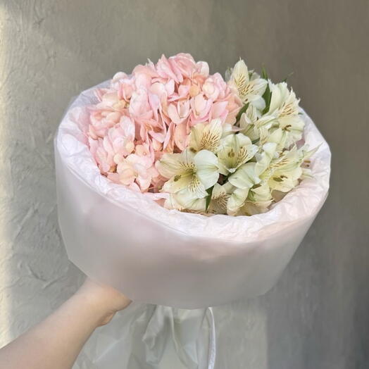 🌹Нежный букет с гортензией и альстромерией