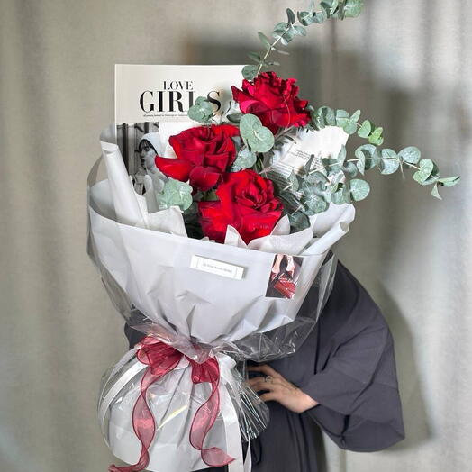 Стильный букет Эмили в Париже 🌹️