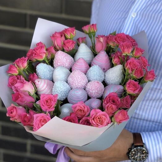 Pink Rose   Pastel Chocolate Strawberry Bouquet