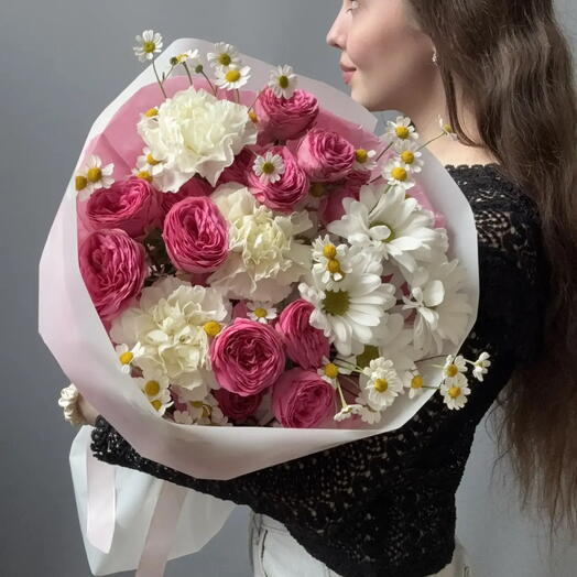 Яркие розочки с ромашками ко Дню Семьи, Любви и Верности