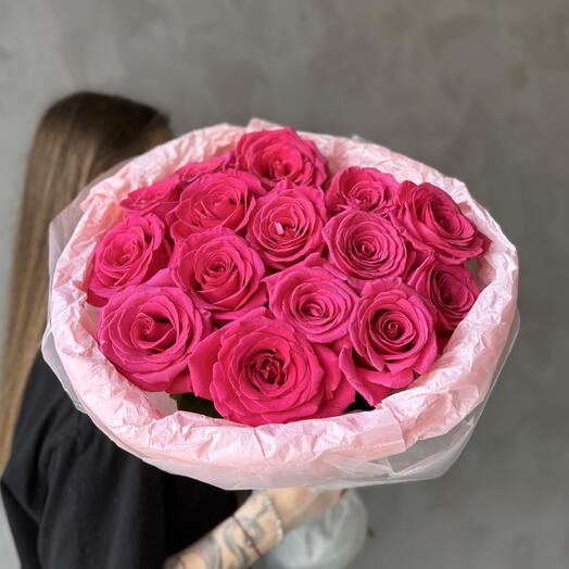 15 роз «Пинк Флойд» 🌸 Яркая фуксия, крупный бутон (чайно-гибридные)