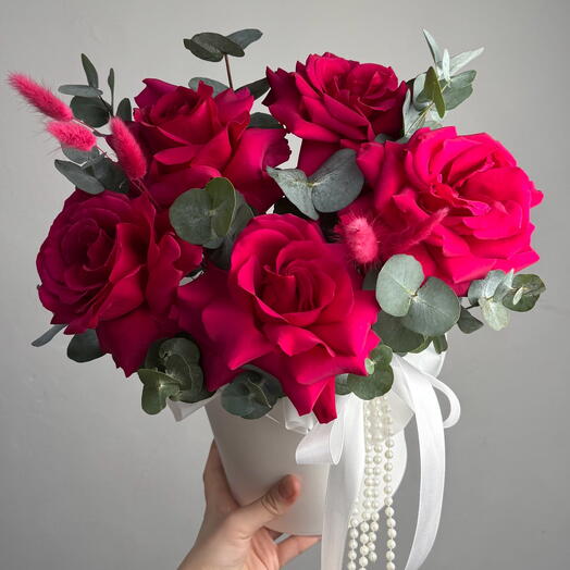 Малиновые розы с эвкалиптом 🌷💓