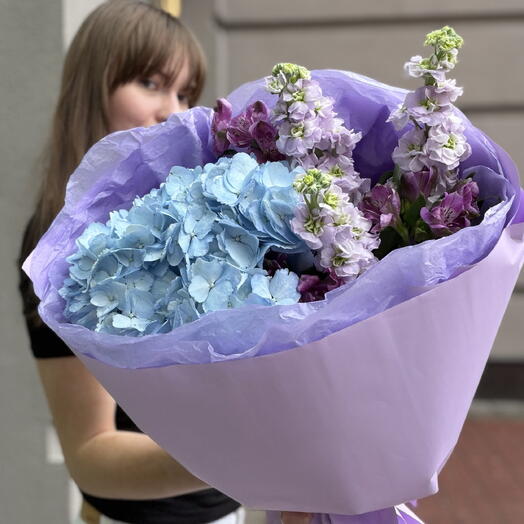 Букет🦋 «для лучшего дня»️с гортензией, ароматной маттиолой и стойкой альстромерией