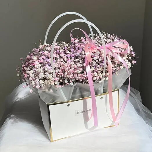 Цветы в коробке из гипсофил💕