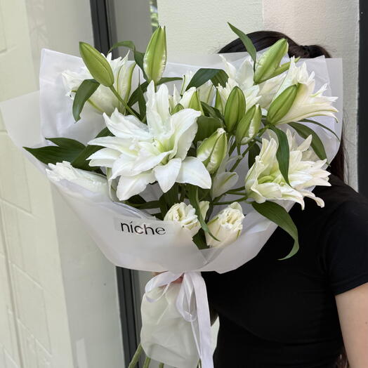Lilies white M size