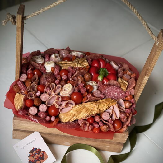 «Мясной удар» ящик с колбасками