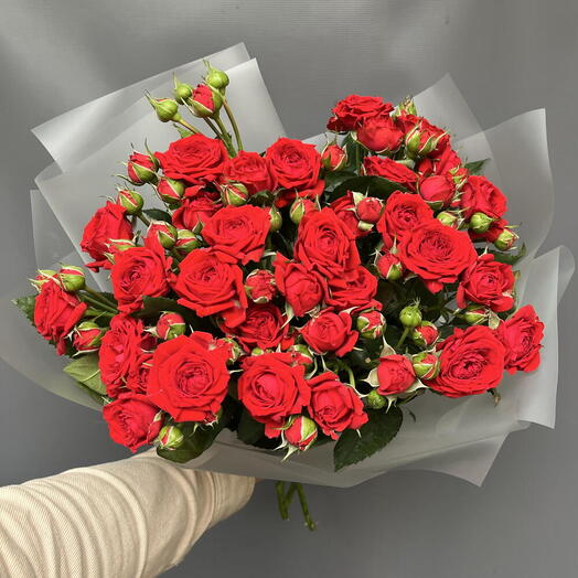 Красные кустовые розы, 7шт