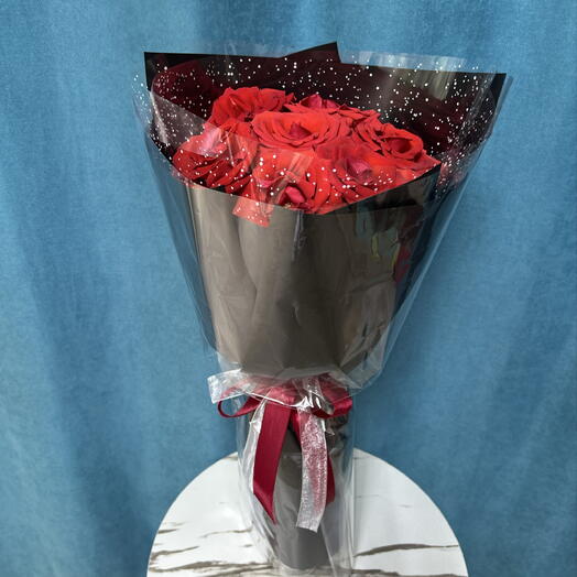 Эстетика в каждой детали красных роз. 🌹