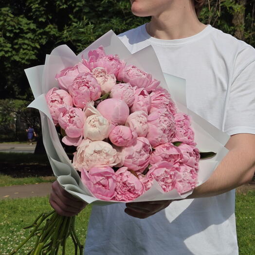 25 пионов Сара Бернар