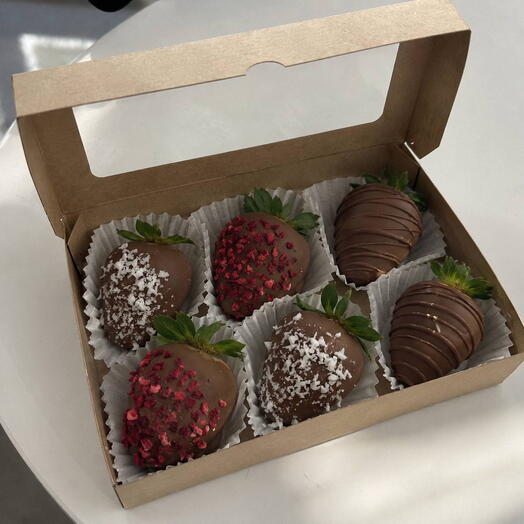Berry Mini 🍓 Клубника в шоколаде с кокосовой обсыпкой 6 штук