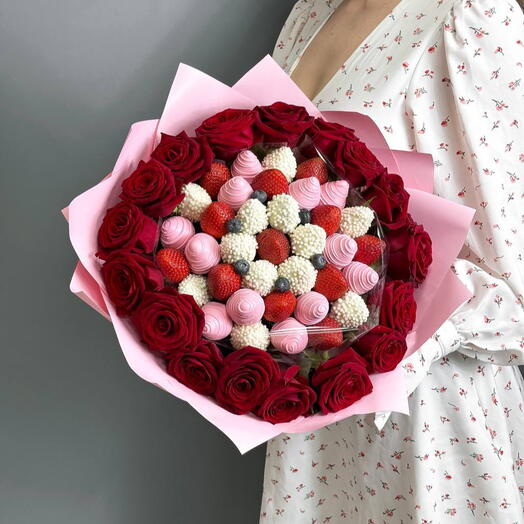 Букет из клубники в шоколаде и красных роз Romantic FR018