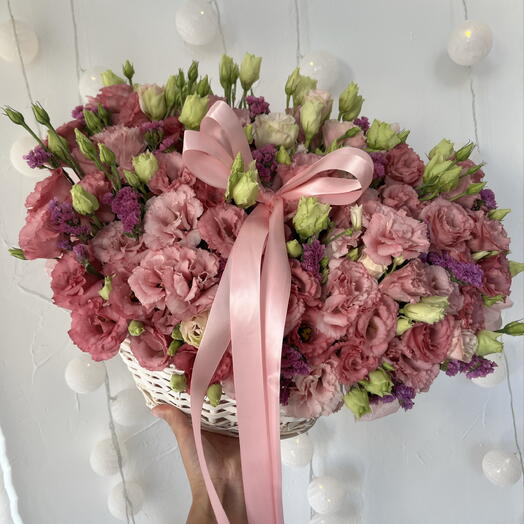 Корзина с эустомой и статицей 💖