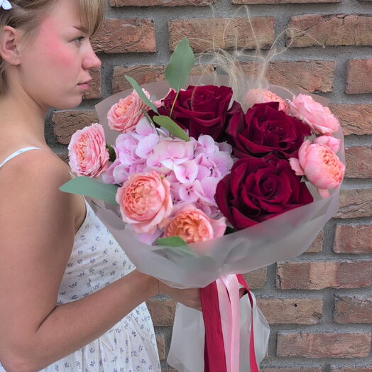 Букет love 💕 из гортензии, пионовидных роз, французских роз, эвкалипта, ковыля