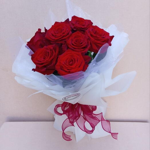 7 Holland roses bouquet