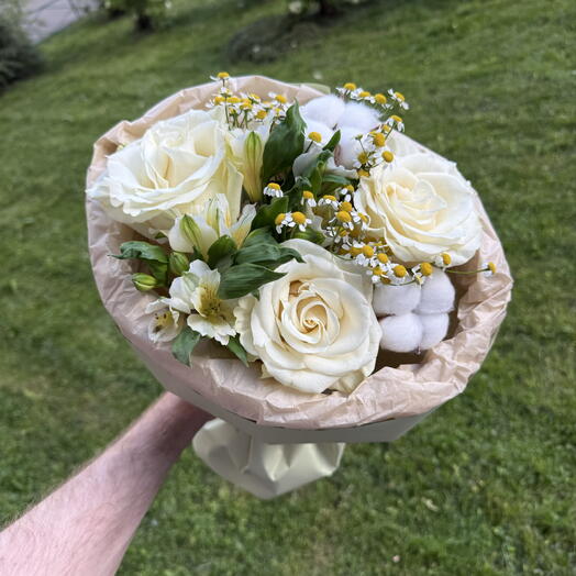 Букет кругляш, Роза, ромашка и альстромерия