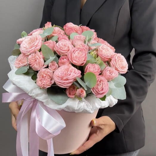 Нежная коробочка из кустовых пионовидных роз😍🌸
