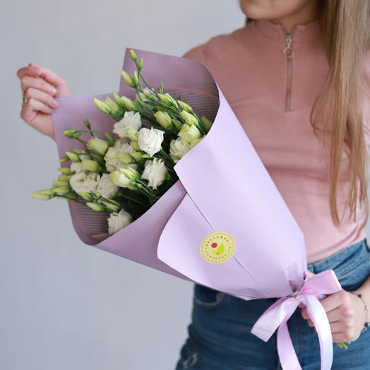 5 белых эустом в упаковке