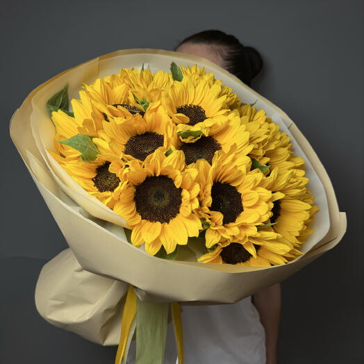 Яркий букет с подсолнухом 🌻