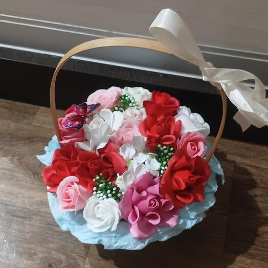 Корзина из мыльных роз ( пенные)