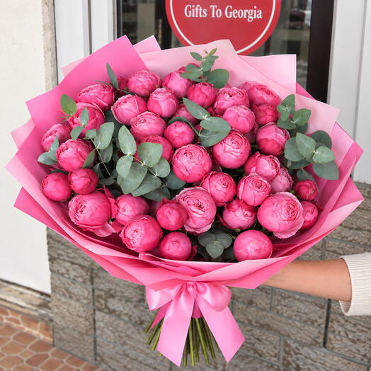 Pink peony sheaped roses 11
