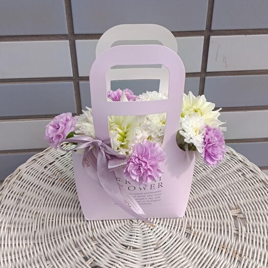 Сумочка с диантусами, георгинами и хризантемамой 💜Диантусы Георгины
