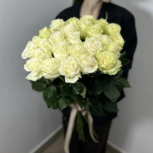 25 белых Эквадорских роз