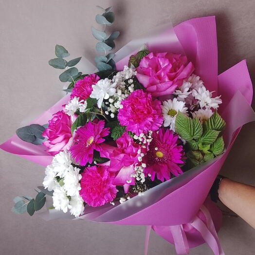 Розы с герберами Хризантемами и гипсофилой 💓