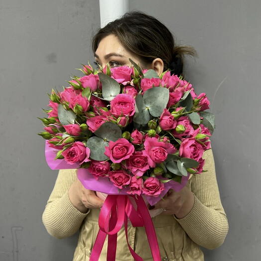 Яркие Кустовые Розы с Эвкалиптом в шляпной коробке 💗
