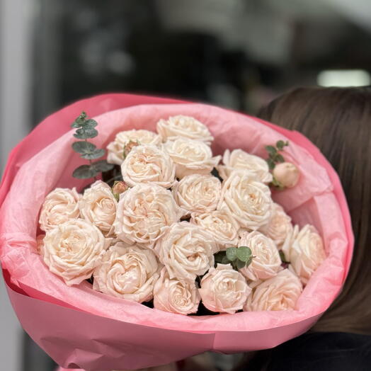 Авторский букет из кустовых роз