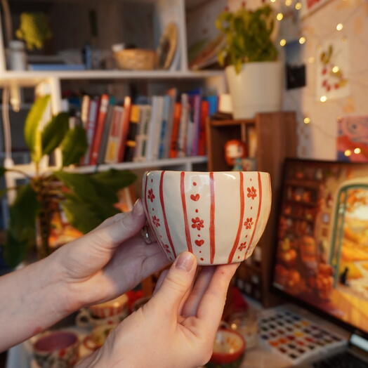 Керамическая пиала ручной работы "Клубничный ситец"