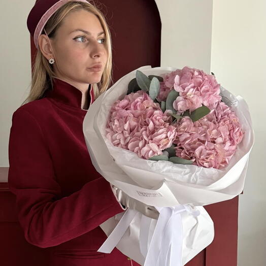 Букет из 3 розовых гортензий