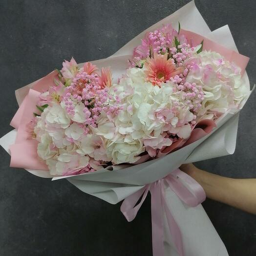 Kiss Букет Bouquet with hydrangea and delicate gerberas