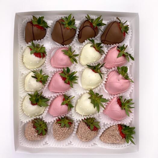 Набір з полуниці в шоколаді 20 шт