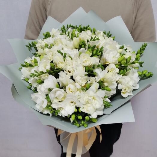 Ramo de 51 fresias