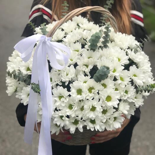 Корзина с цветами « Кустовая ромашка»