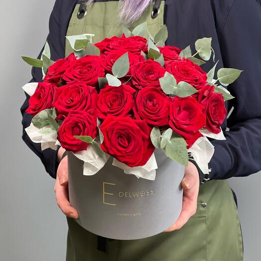 21 rosa roja en una Caja