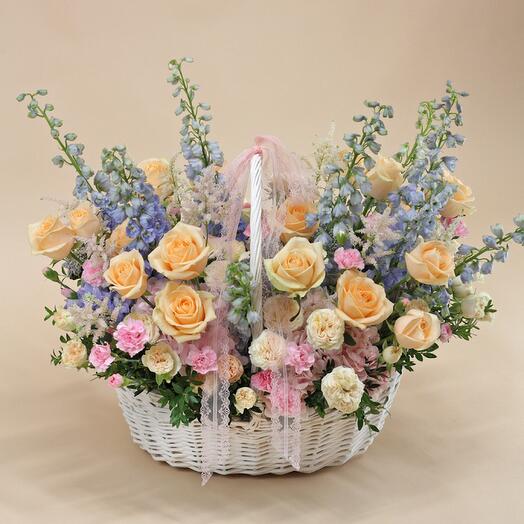 Корзина с цветами Luxury Flowers Летняя
