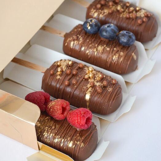 Cheesecakes-Popsicle Cherry-Milk Chocolate